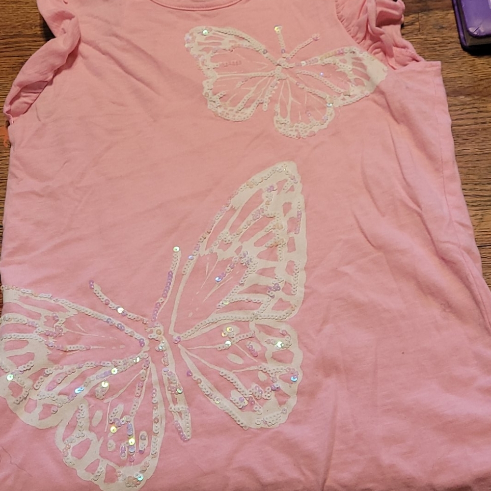 Girl's t shirt with riffled sleeves
